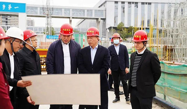 头条丨县贤俊龙彩印项目总投资10亿元，预计今年8月完成主体建设